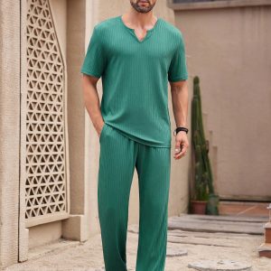 Manfinity KASUA Men??s Green Ribbed Knit Short Sleeve Top And Pants Set